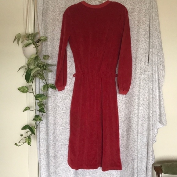 Vintage red velour dress - Picture 3 of 3